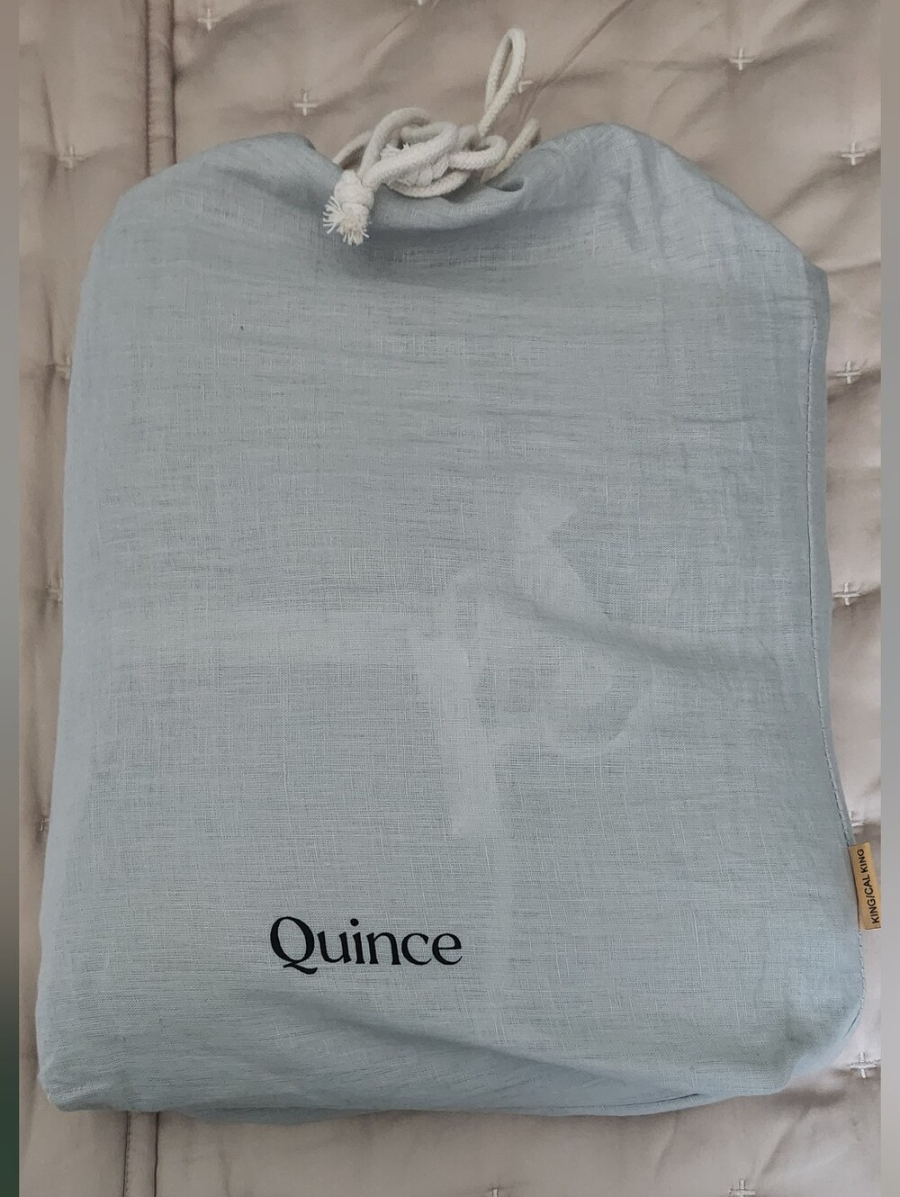 NWOT. Quince KING/CAL KING European Linen Duvet Cover in Mist (NO SHAMS)